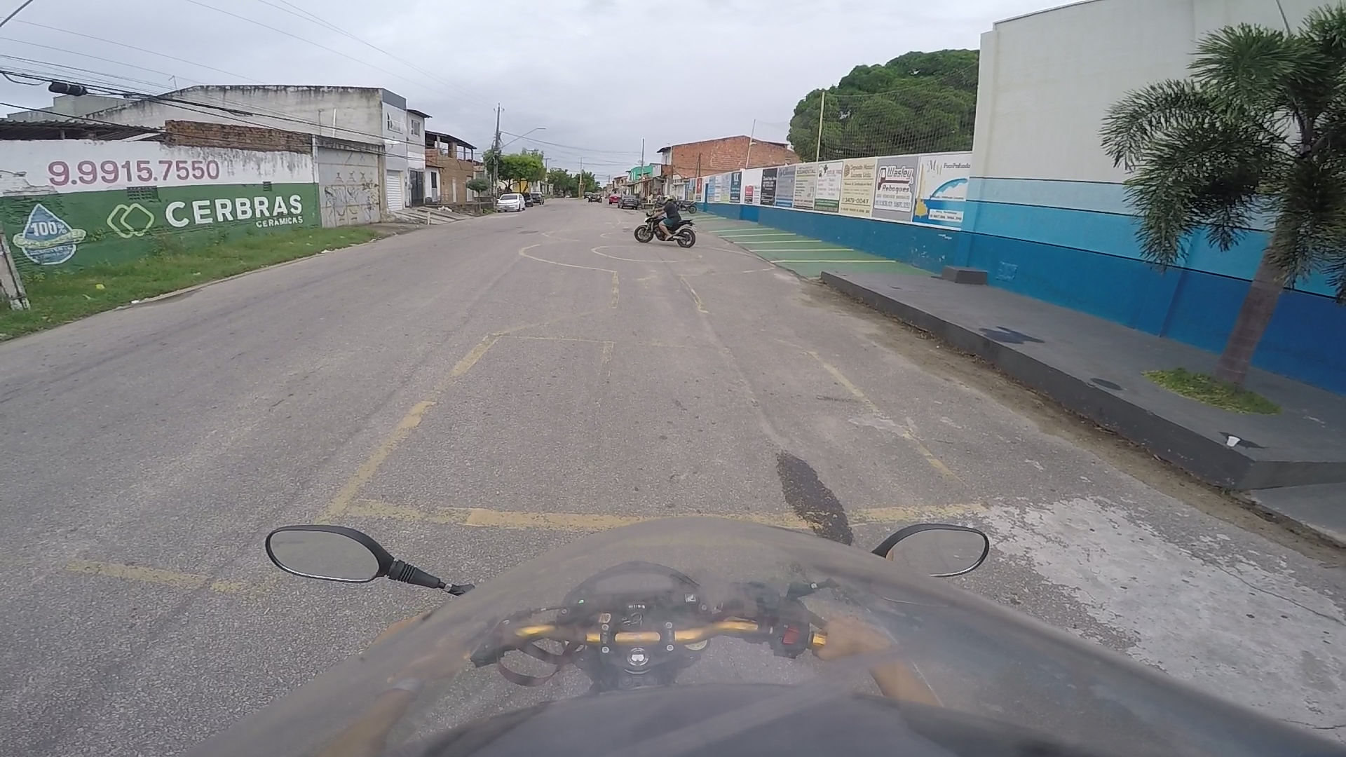 http://videos.introcdc.com/Canal/MotoVlog/Serjona/Pista Auto Escola/GOPR4534.00_01_02_38.Quadro001.png